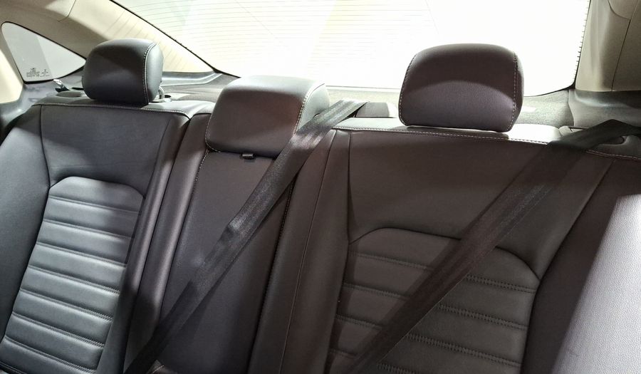 Ford Fusion 2.0 GTDI SE LUXURY PLUS NAV AT Sedan 2017