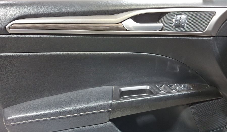 Ford Fusion 2.0 GTDI SE LUXURY PLUS NAV AT Sedan 2017