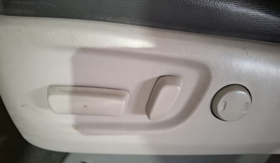 Toyota Sienna 3.5 XLE AT Minivan 2016