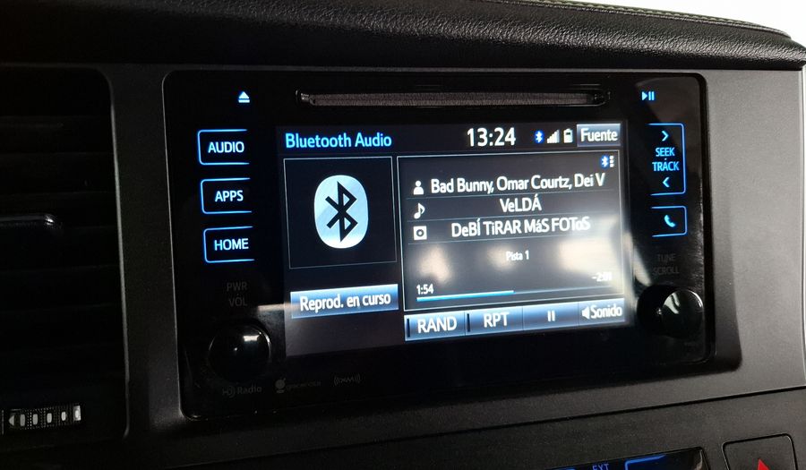 Toyota Sienna 3.5 XLE AT Minivan 2016