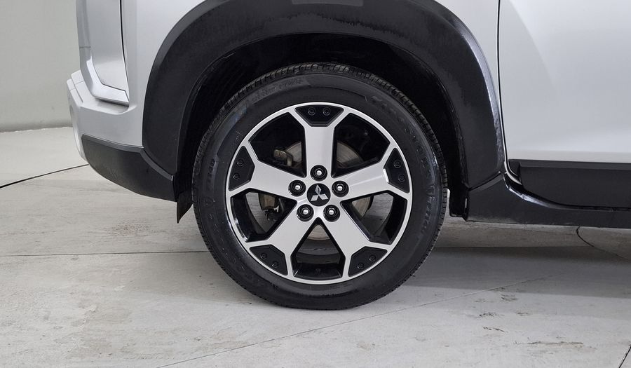 Mitsubishi Xpander 1.5 LIMITED AUTO Minivan 2023