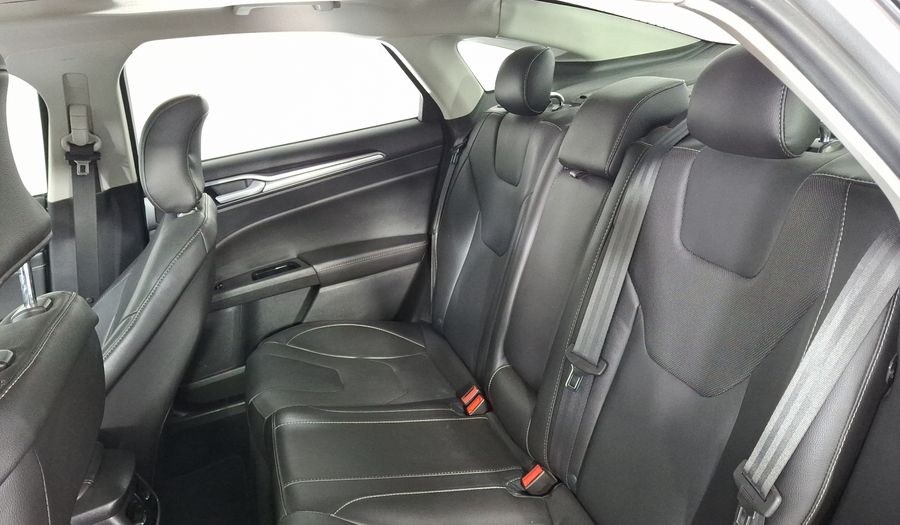 Ford Fusion 2.0 GTDI TITANIUM PLUS AT Sedan 2015