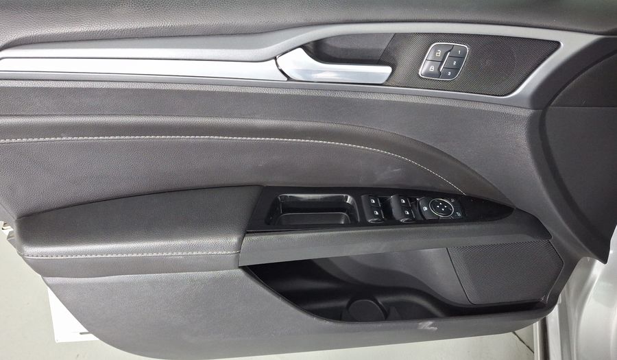 Ford Fusion 2.0 GTDI TITANIUM PLUS AT Sedan 2015