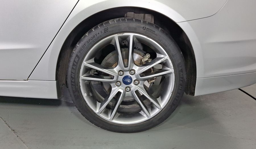 Ford Fusion 2.0 GTDI TITANIUM PLUS AT Sedan 2015