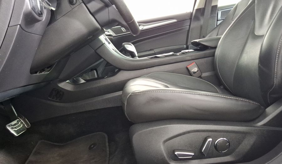 Ford Fusion 2.0 GTDI TITANIUM PLUS AT Sedan 2015