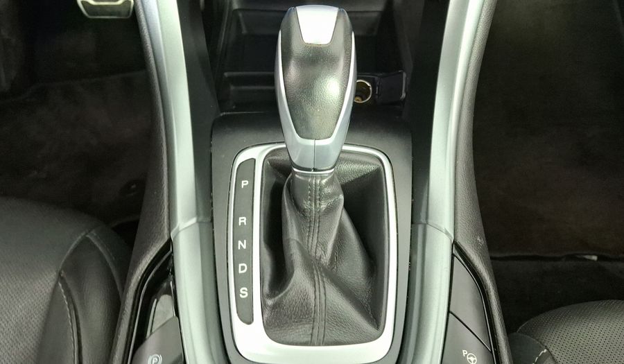 Ford Fusion 2.0 GTDI TITANIUM PLUS AT Sedan 2015