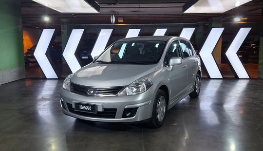 Nissan • Tiida
