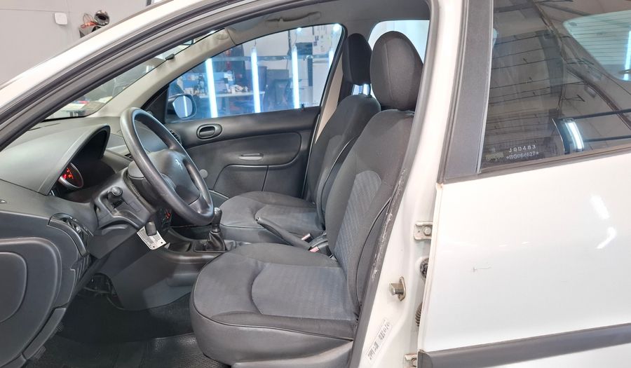 Peugeot 207 1.4 XR COMPACT Hatchback 2011