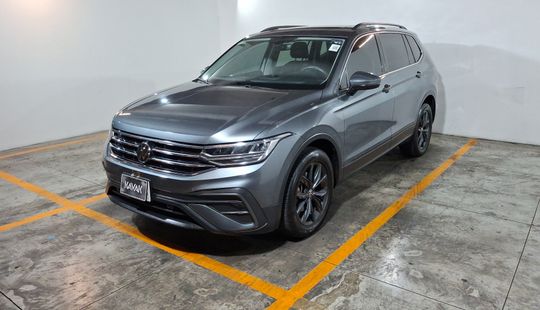 Volkswagen • Tiguan