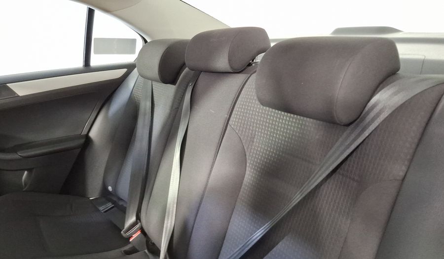 Volkswagen Jetta 2.5 TRENDLINE MT Sedan 2017