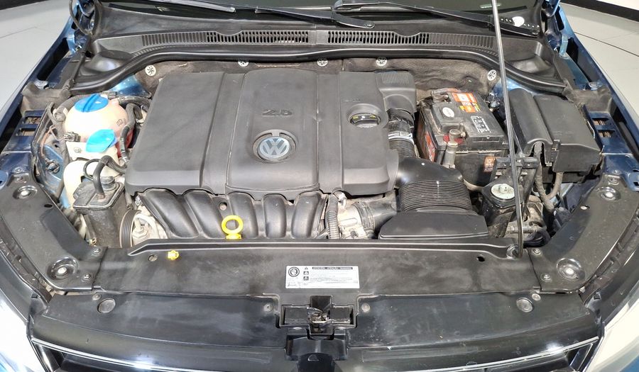 Volkswagen Jetta 2.5 TRENDLINE MT Sedan 2017