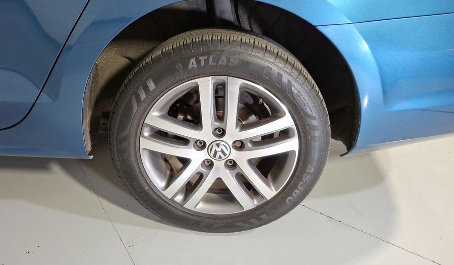 Volkswagen Jetta 2.5 TRENDLINE MT Sedan 2017
