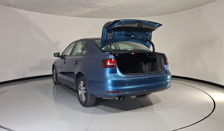 Volkswagen Jetta 2.5 TRENDLINE MT Sedan 2017