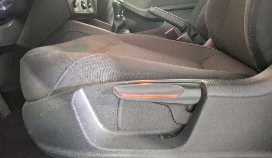 Volkswagen Jetta 2.5 TRENDLINE MT Sedan 2017