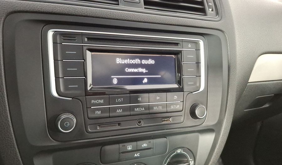 Volkswagen Jetta 2.5 TRENDLINE MT Sedan 2017