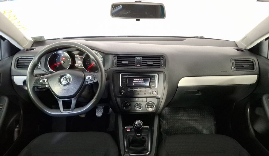 Volkswagen Jetta 2.5 TRENDLINE MT Sedan 2017