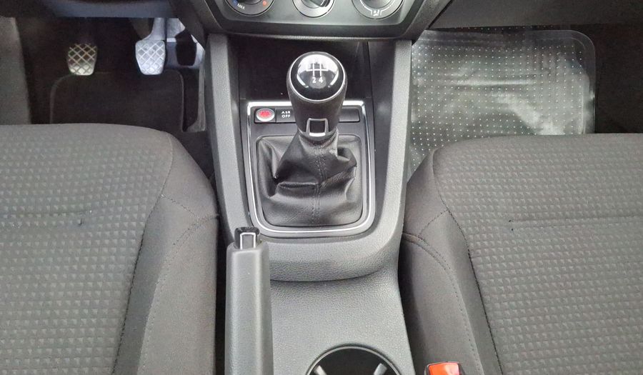 Volkswagen Jetta 2.5 TRENDLINE MT Sedan 2017