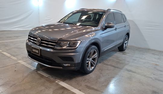Volkswagen • Tiguan