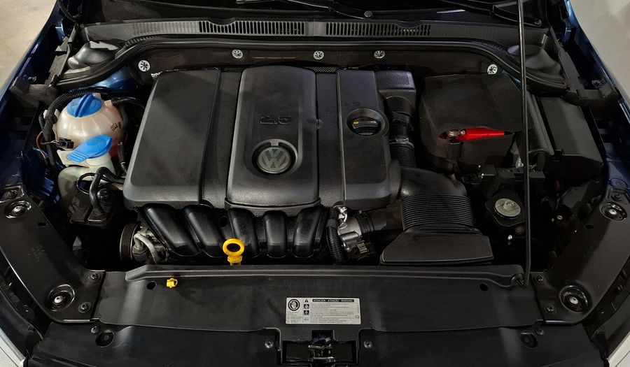 Volkswagen Jetta 2.5 COMFORTLINE TIP. BOLSAS AIRE DEL. Sedan 2016
