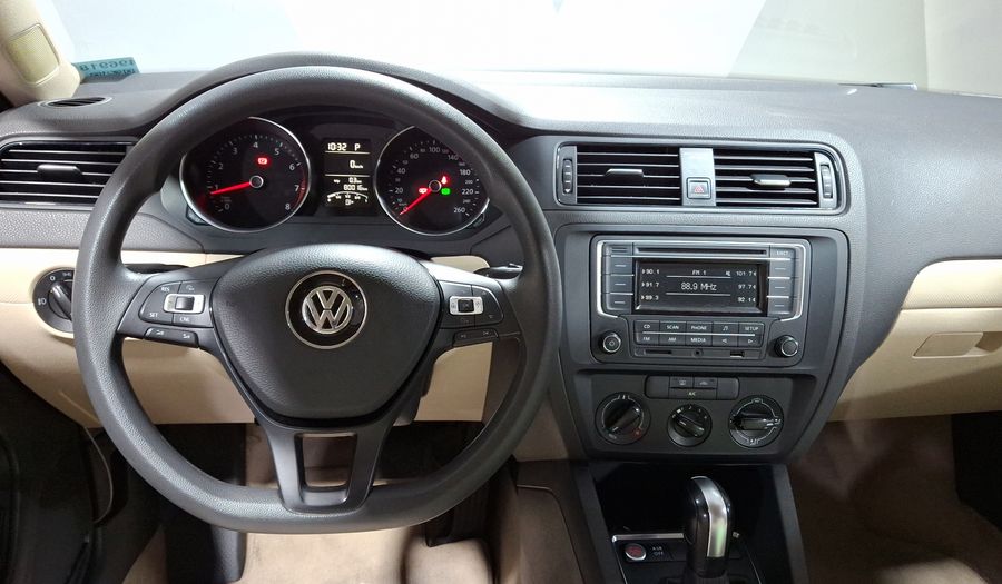 Volkswagen Jetta 2.5 COMFORTLINE TIP. BOLSAS AIRE DEL. Sedan 2016