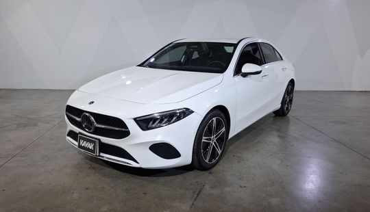 Mercedes Benz • Clase A