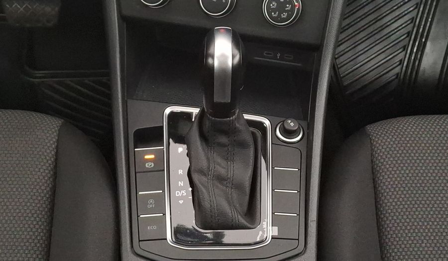 Volkswagen Jetta 1.4 TRENDLINE AUTO Sedan 2021