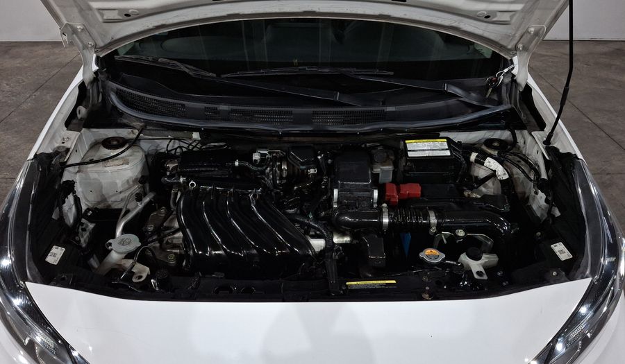 Nissan March 1.6 ADVANCE Hatchback 2021