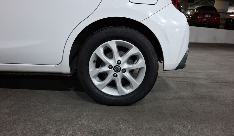 Nissan March 1.6 ADVANCE Hatchback 2021