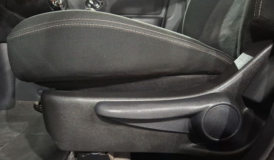 Nissan March 1.6 ADVANCE Hatchback 2021