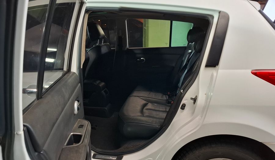 Nissan Tiida 1.8 TEKNA Hatchback 2011