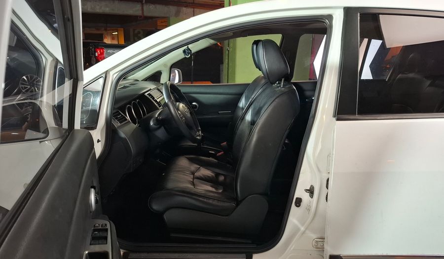 Nissan Tiida 1.8 TEKNA Hatchback 2011