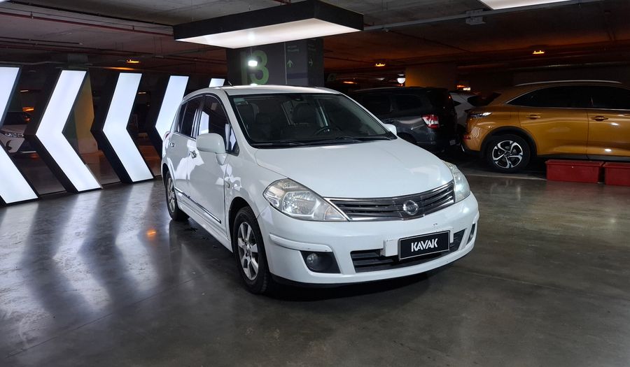 Nissan Tiida 1.8 TEKNA Hatchback 2011