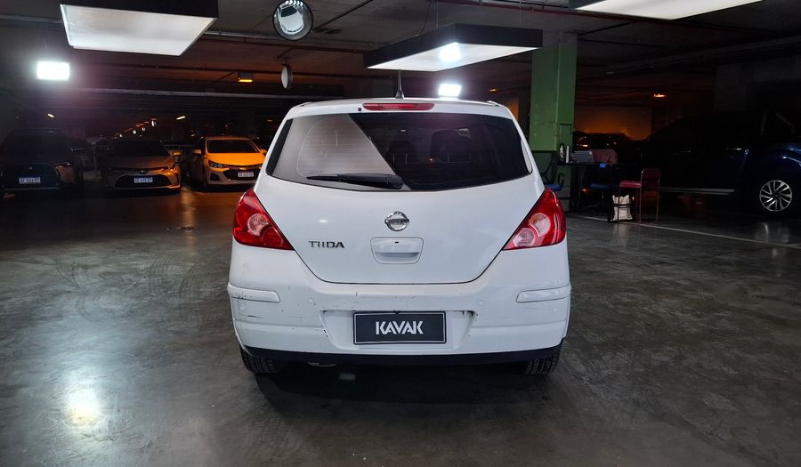 Nissan Tiida 1.8 TEKNA Hatchback 2011