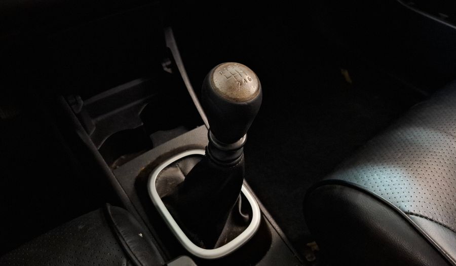 Nissan Tiida 1.8 TEKNA Hatchback 2011