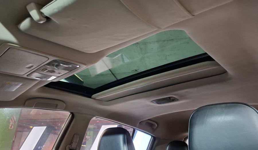 Nissan Tiida 1.8 TEKNA Hatchback 2011