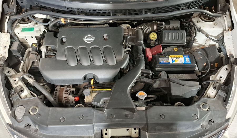 Nissan Tiida 1.8 TEKNA Hatchback 2011