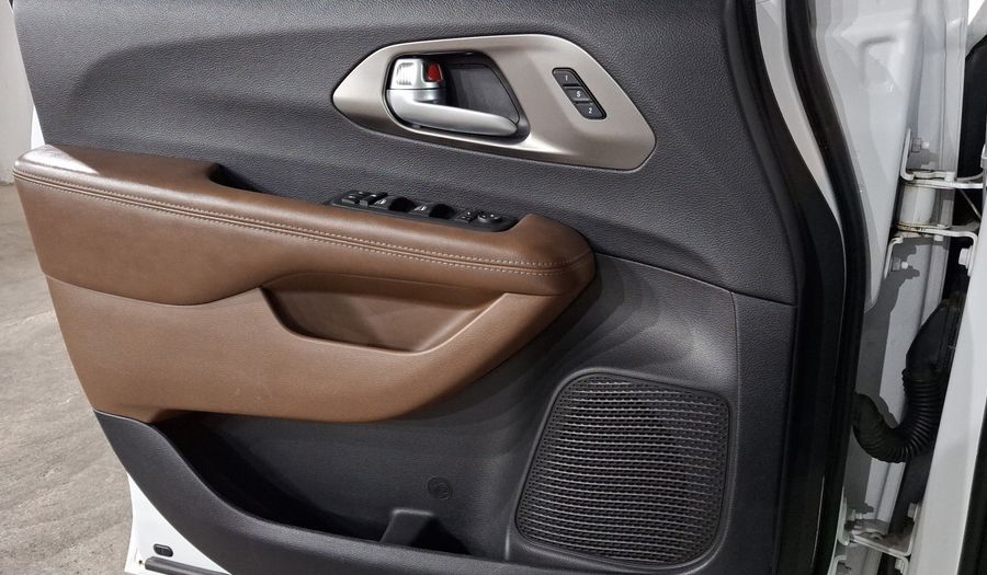 Chrysler Pacifica 3.6 LIMITED PLATINUM AUTO Minivan 2017