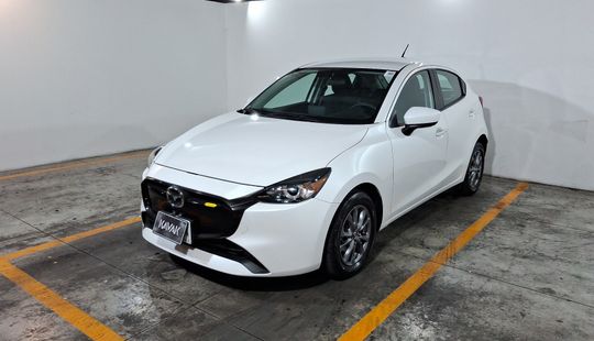 Mazda • Mazda 2