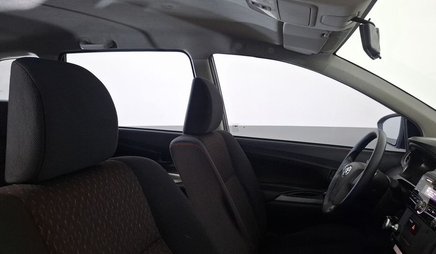 Toyota Avanza 1.5 LE Minivan 2021