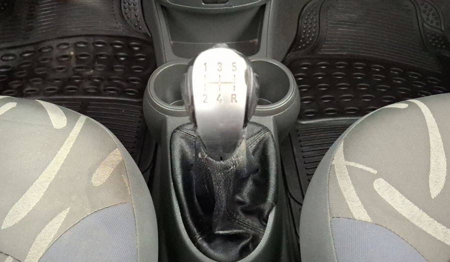 Chevrolet Spark 1.2 LT B MT Hatchback 2015