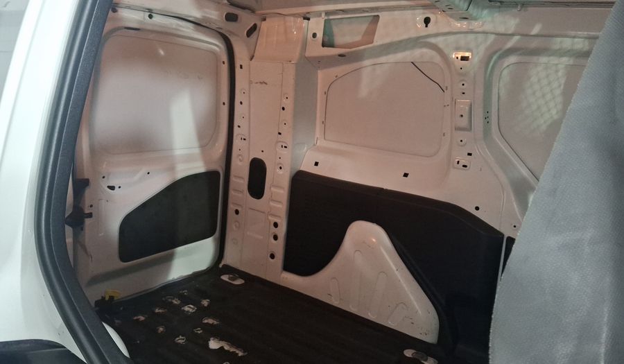 Peugeot Partner 1.6 HDI MAXI DIESEL 5P MT Van 2018