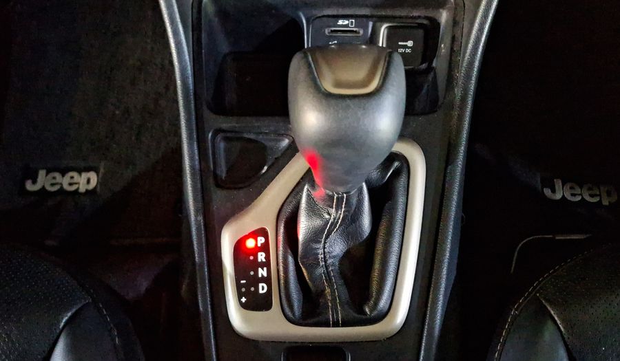 Jeep Cherokee 2.4 LIMITED PREMIUM 4X2 Suv 2016