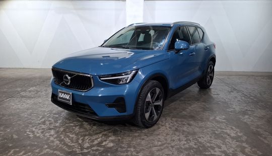 Volvo • XC40