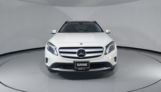 Mercedes Benz • Clase GLA