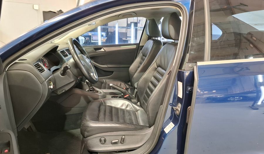 Volkswagen Vento 2.0T FSI SPORTLINE DSG Sedan 2013