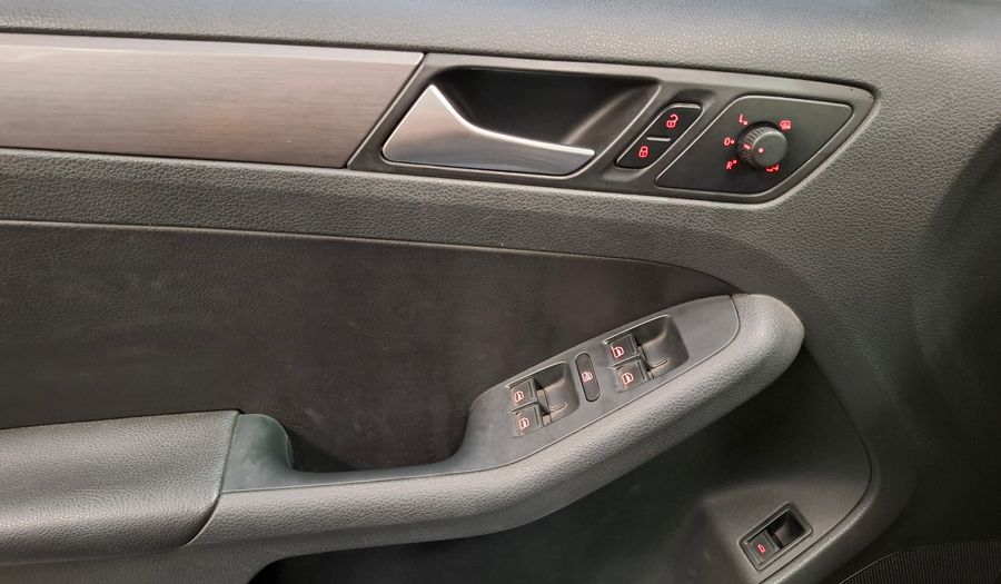 Volkswagen Vento 2.0T FSI SPORTLINE DSG Sedan 2013