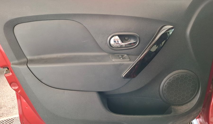 Renault Sandero Stepway 1.6 STEPWAY PRIVILEGE Hatchback 2018