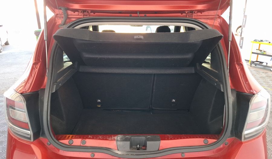 Renault Sandero Stepway 1.6 STEPWAY PRIVILEGE Hatchback 2018