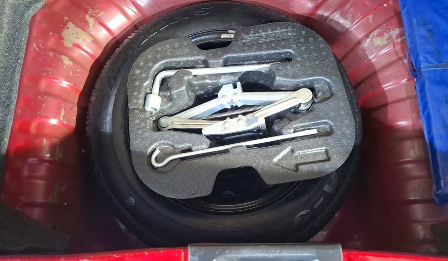 Nissan March 1.6 SENSE AT Hatchback 2013