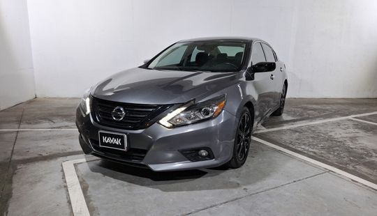 Nissan • Altima